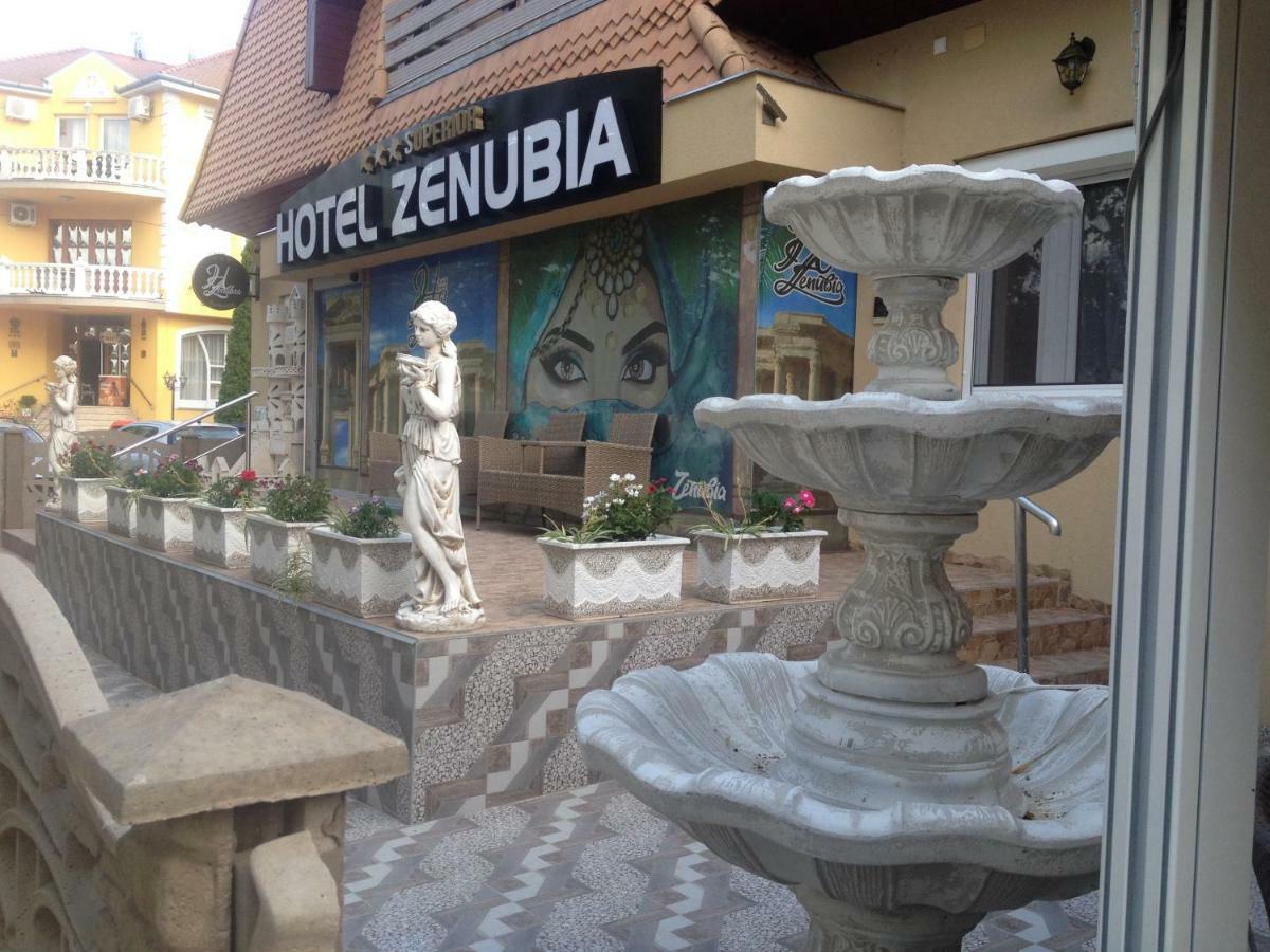 Hotel Zenubia Hajduszoboszlo Bagian luar foto
